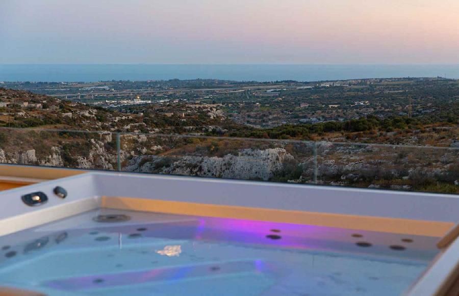MeliFra, Vista Panoramica con Jacuzzi